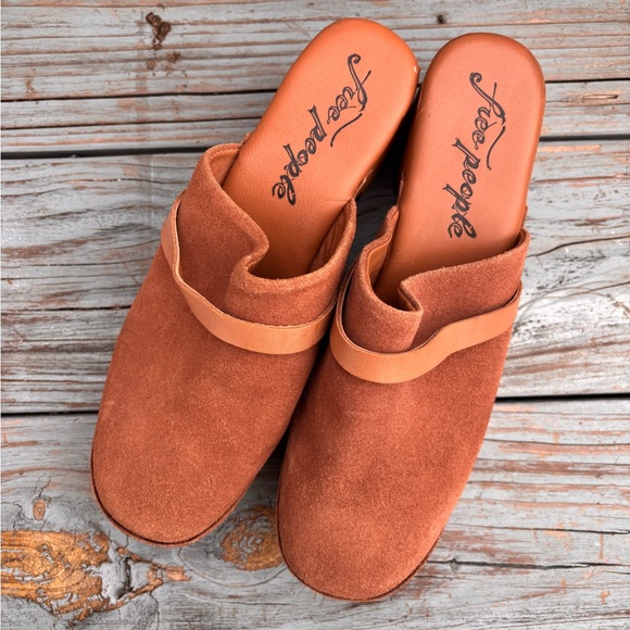 Free People Shoes - Free People calabasas clog cognac